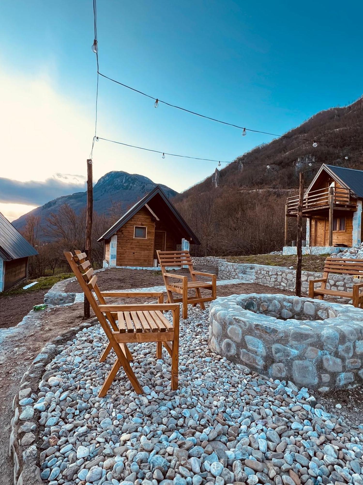 Gusinje Ethno Star Bojovic旅馆 外观 照片